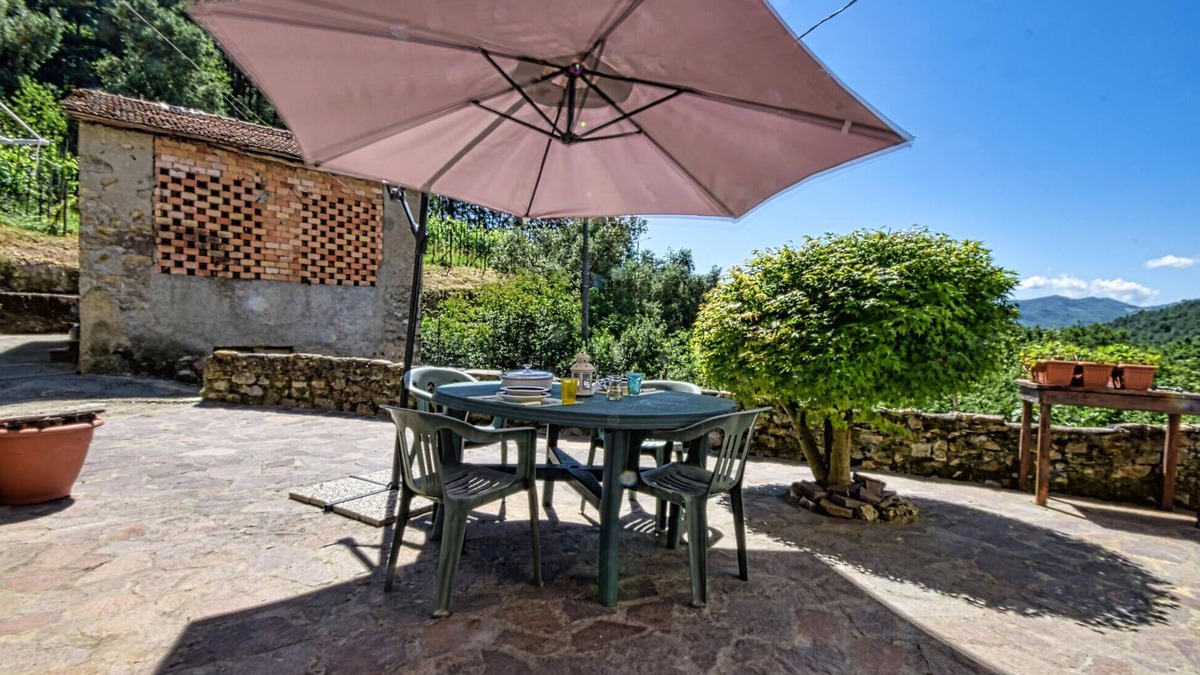 Varese Ligure Apartment | Stunning apartment in Varese Ligure