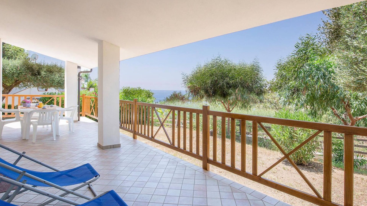 Joppolo Apartment | Stunning apartment in Joppolo VV