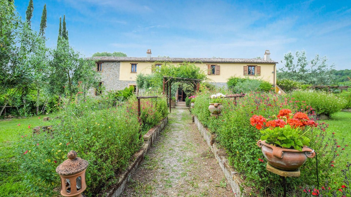 Ficulle Apartment | Stunning apartment in Ficulle with WiFi