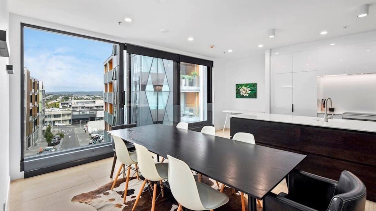 Grey Lynn Apartment | Stunning Architectural 4 bedroom apartment