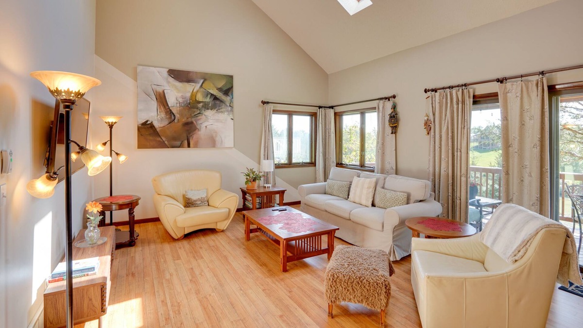 Athens House | Stunning Athens Retreat on Sleepy Hollow Lake!