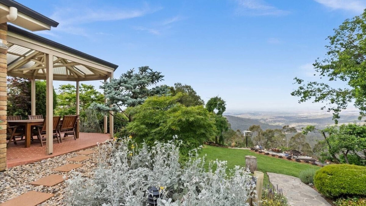 Ballard House | Stunning Mountain Escape!