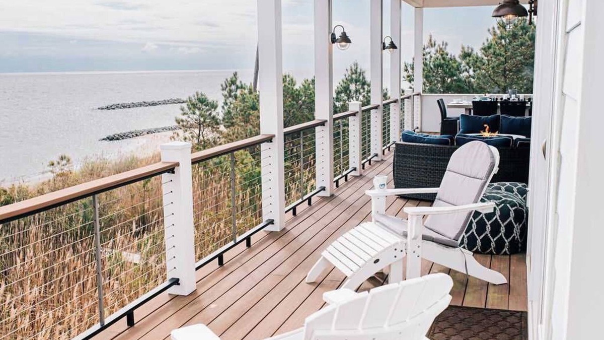 Windmill Point House | Stunning Bay Front Escape + Private Beach + P-Pong