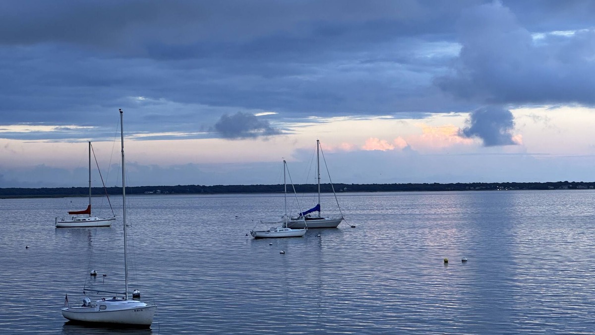 Bellport House | Stunning Bay Views from Newly Renovated Waterfront Home