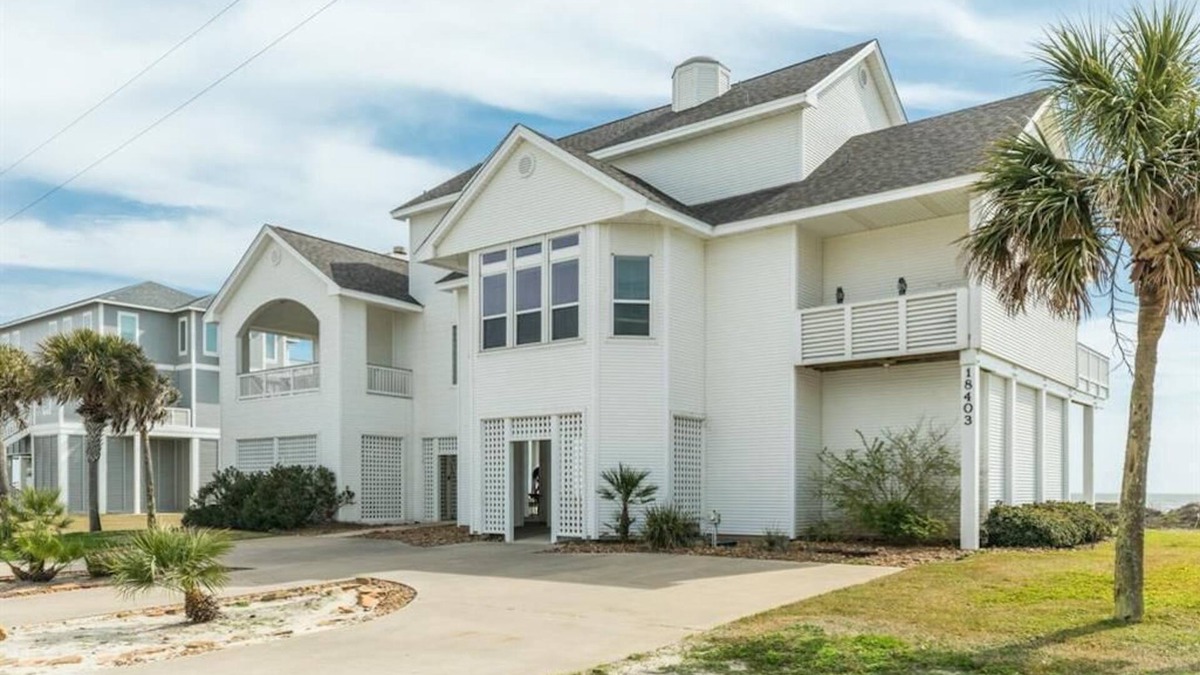 Indian Beach House | Stunning Beach Front Retreat in Galveston
