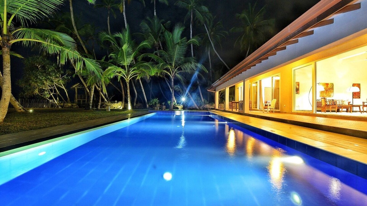 Kahandamodara Villa | Stunning beach villa for 8 in Ranna, Tangalle. Free pick up stays of 7 nights.
