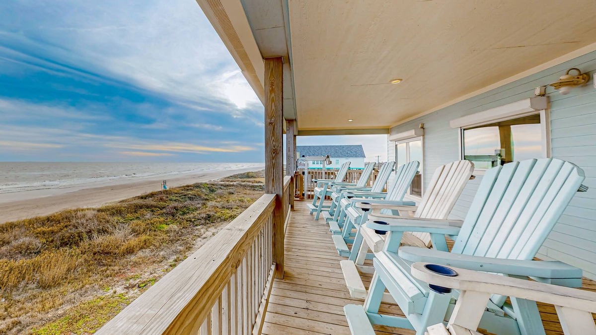 Gilchrist House | Stunning | Beachfront | Cargo Lift | Sleeps 14