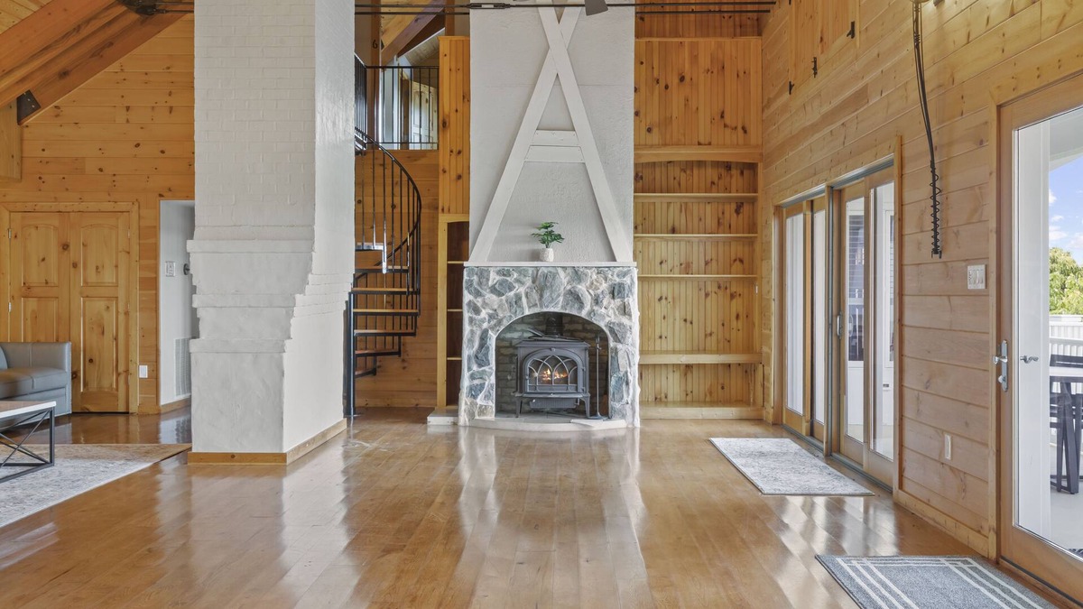 Bluemont House | Stunning Bluemont Manor with 9 Bedrooms 7 Baths