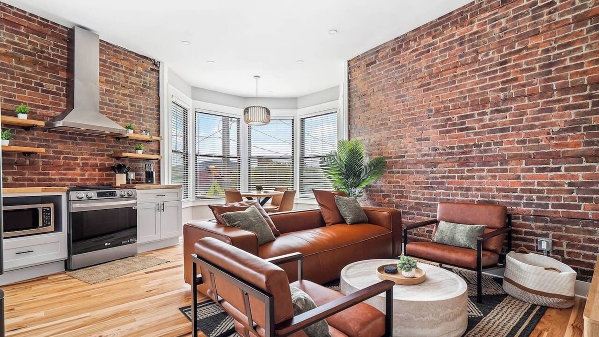 Detroit - Shoreway Apartment | Stunning Boho Apt in Ohio City