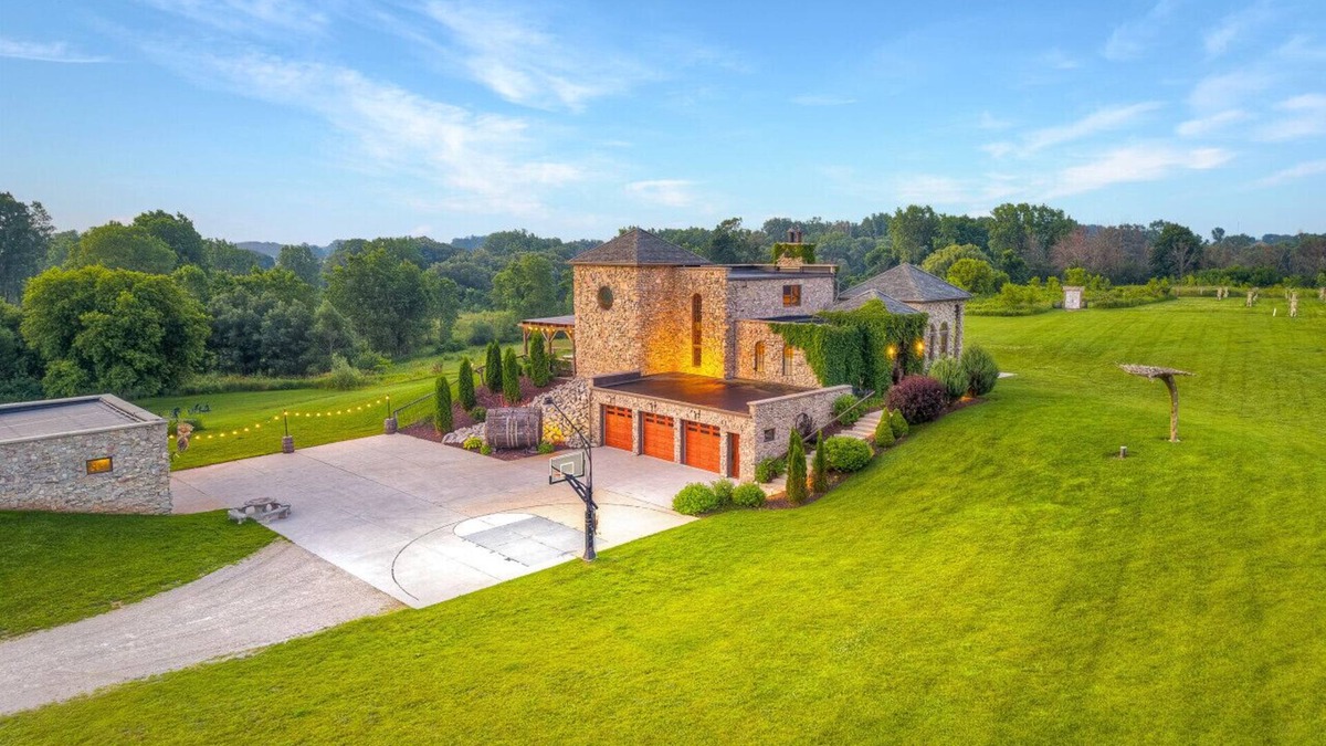 Cleveland Other | Stunning castle with working vineyard - the ultimate luxury VRBO property!