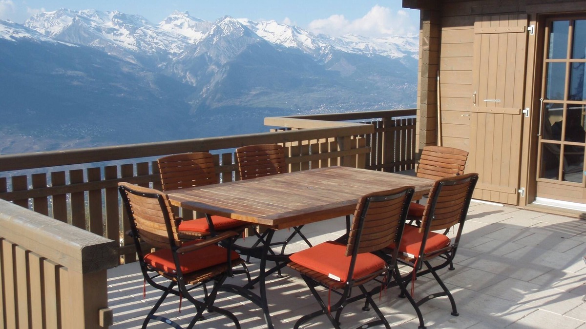 Saint-Pierre-de-Clages Ski Chalet | Stunning chalet with jaw-dropping views.