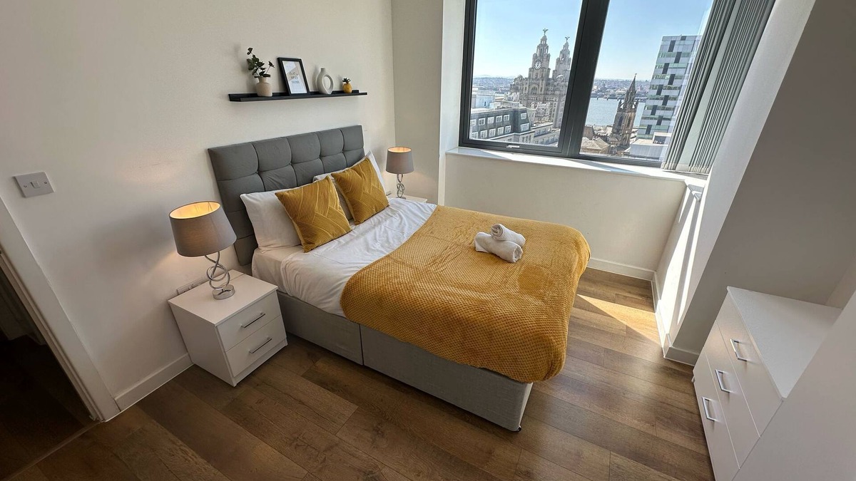 Pier Head Apartment | Stunning City View Two Bedroom Apartment Liverpool