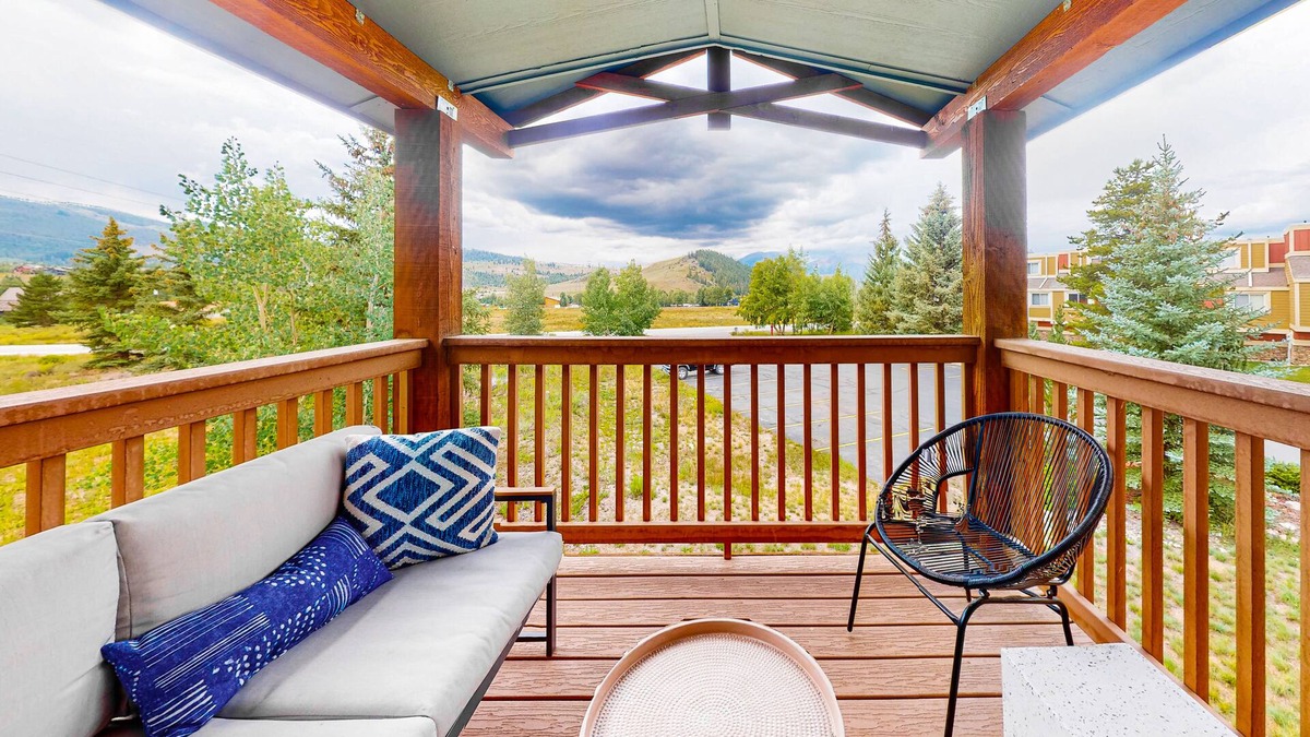 Summit Cove Condo | Stunning condo with mountain views, private W/D, and gas fireplace