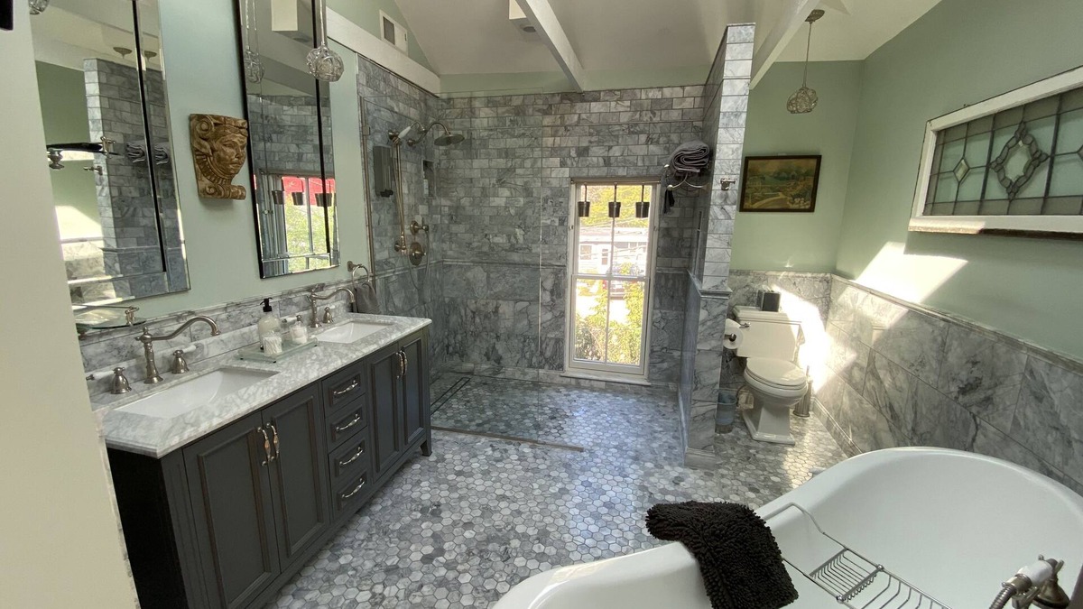 St. Paul House | Stunning Contemporary Victorian in Urban Setting with Lavish Kitchen & Baths