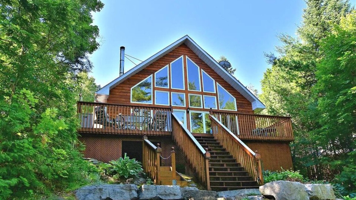 Trent Lakes Cottage | Stunning Cottage on a Very Private Lake