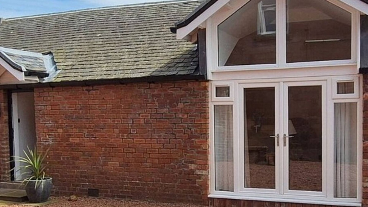 Prestwick Cottage | Stunning Cottage Self Catering at St Andrew's House Prestwick - Dog friendly!