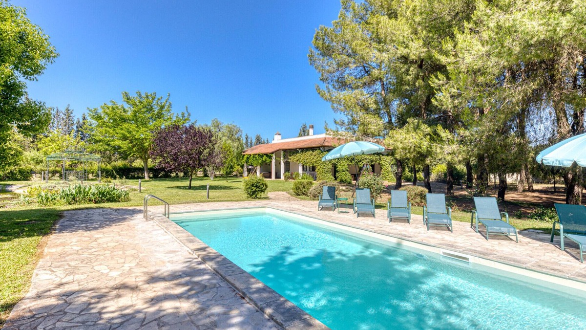 Galatina Villa | Stunning country mansion with huge pool & park
