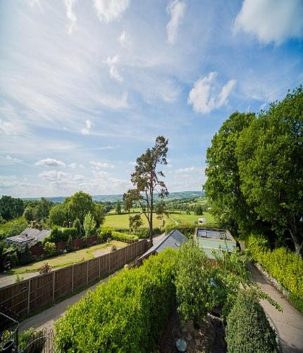 Raymonds Hill Bed & Breakfast | Stunning Countryside Views & Private Balcony! 3 Miles to Lyme Regis, Cosy Snug Room - Free Parking & WiFi
