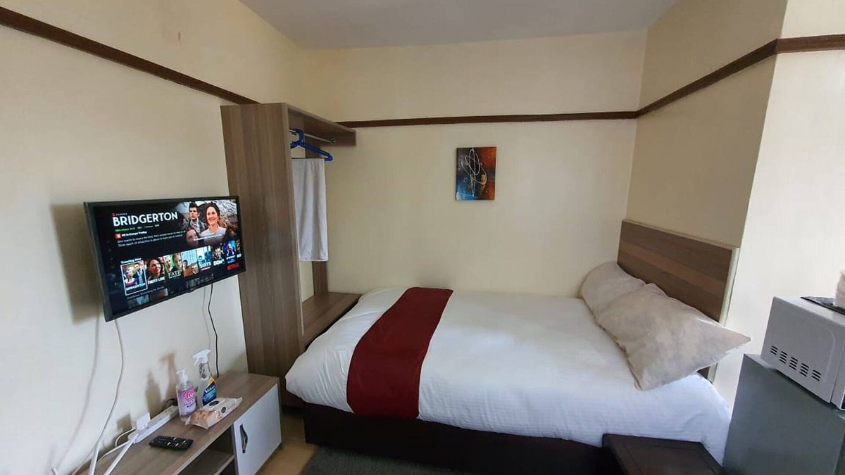Ngara West House | Stunning cozy Studios ,with a nature view