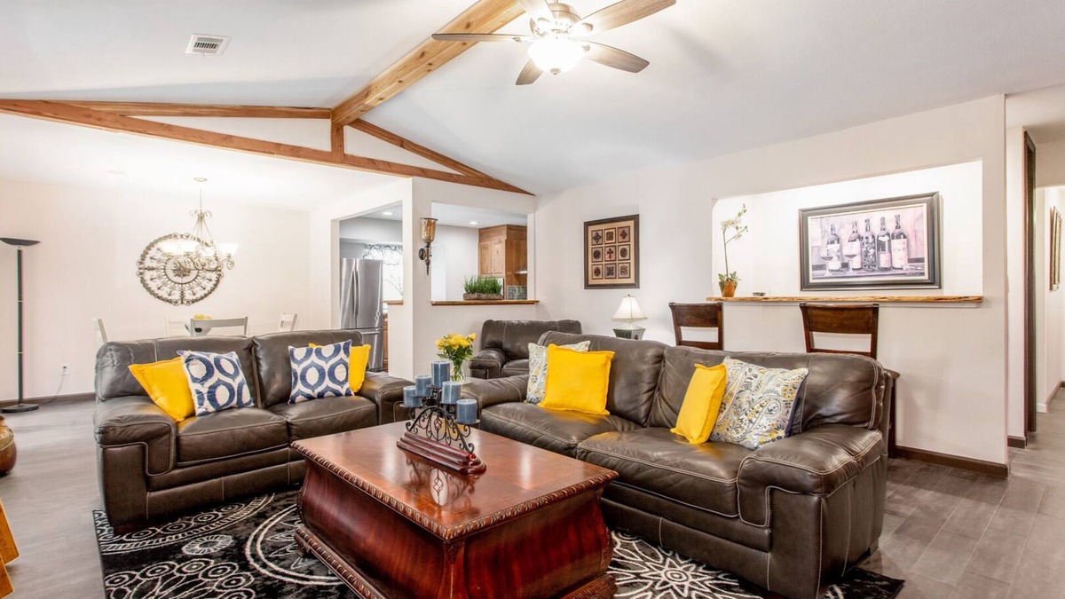 Roswell House | Stunning Custom Ranch in Central Roswell