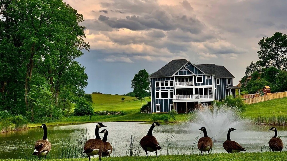 Shepherdstown House | Stunning custom Shepherdstown waterfront retreat
