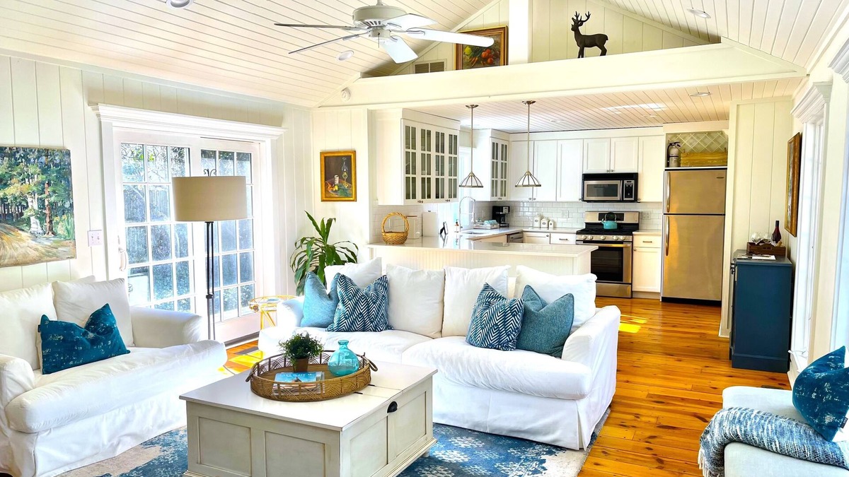 Lakeside Cottage | Stunning designer cottage just 2 blks to private beach.! Sleeps 8.