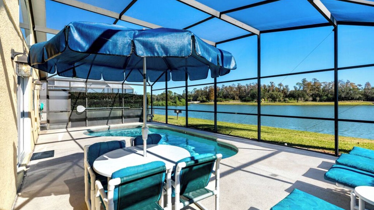 Lake Berkley Villa | Stunning Disney Private Lake Front Villa, beautifully upgraded with games room