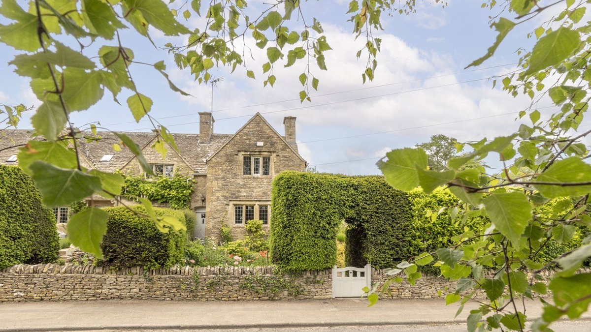 Longborough Cottage | Stunning dog friendly holiday cottage - Yew Tree Cottage, Lower Swell