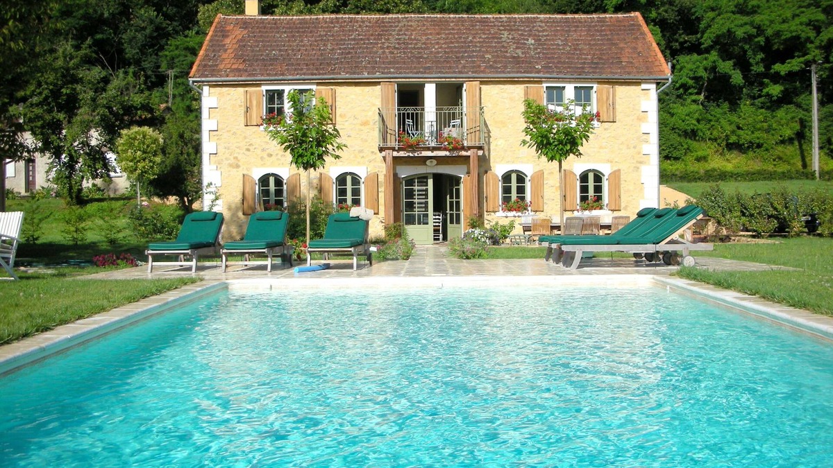 Cales House | Stunning Dordogne riverside villa with heated salt pool, 10min walk to Tremolat