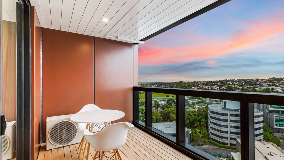Greenlane - Ellerslie Apartment | Stunning Ellerslie Apartment + Private Balcony!
