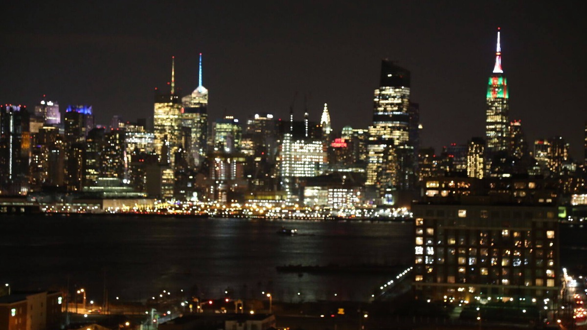 Union City Apartment | Stunning Empire State View - Apt # 4 - Sleeps 12! - 15 mins to NYC