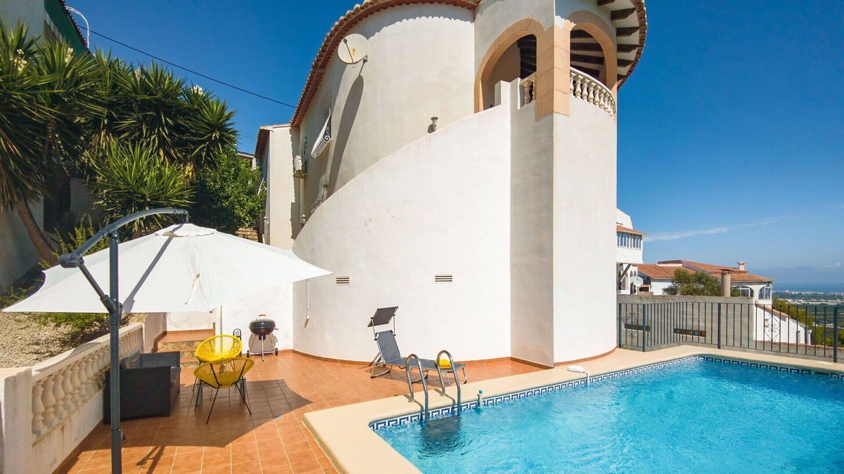 La Font d'en Carros Villa | Stunning private villa for 6 people with private pool, A/C, WIFI, TV, terrace and parking