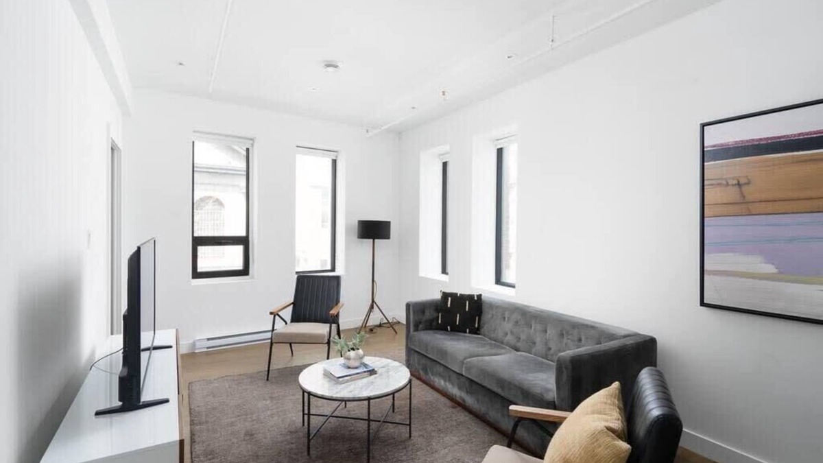 Chinatown Apartment | Stunning European 1bedroom in Old MTl/DT