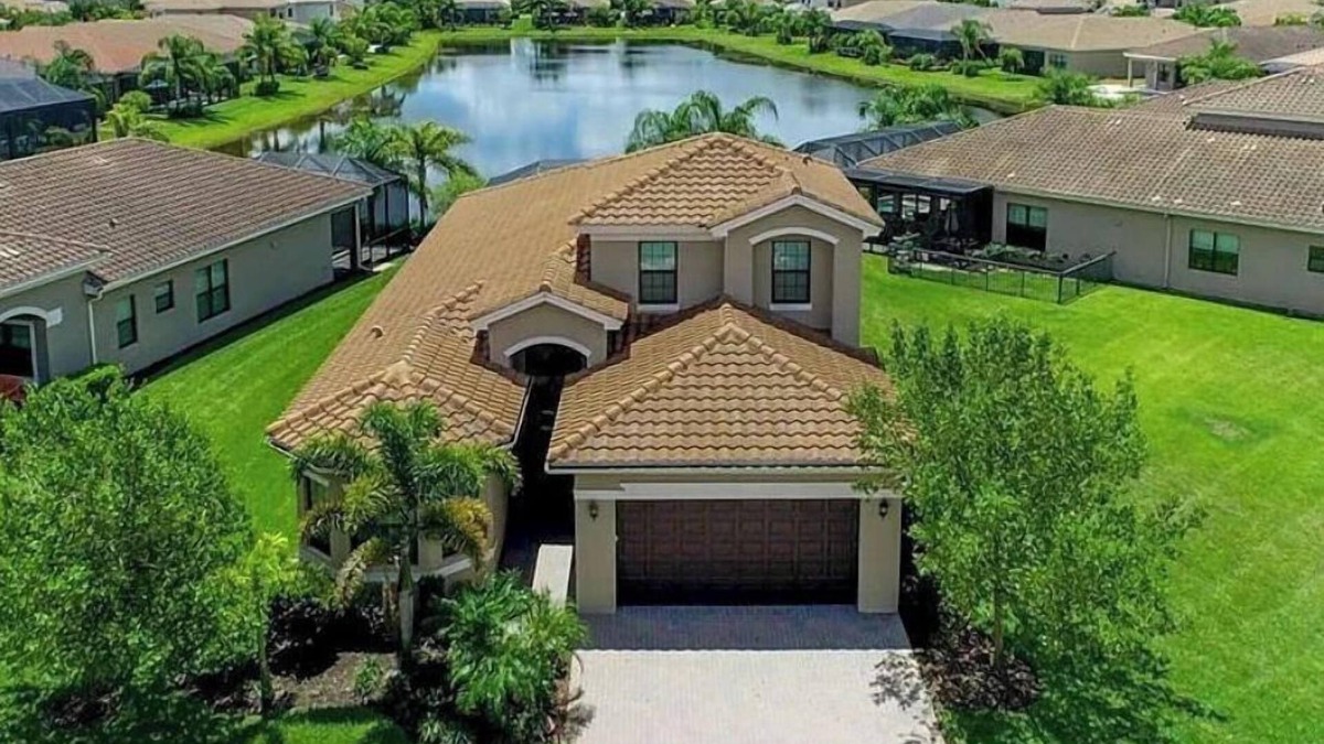 Arborwood House | Stunning Executive Home in Gated Community