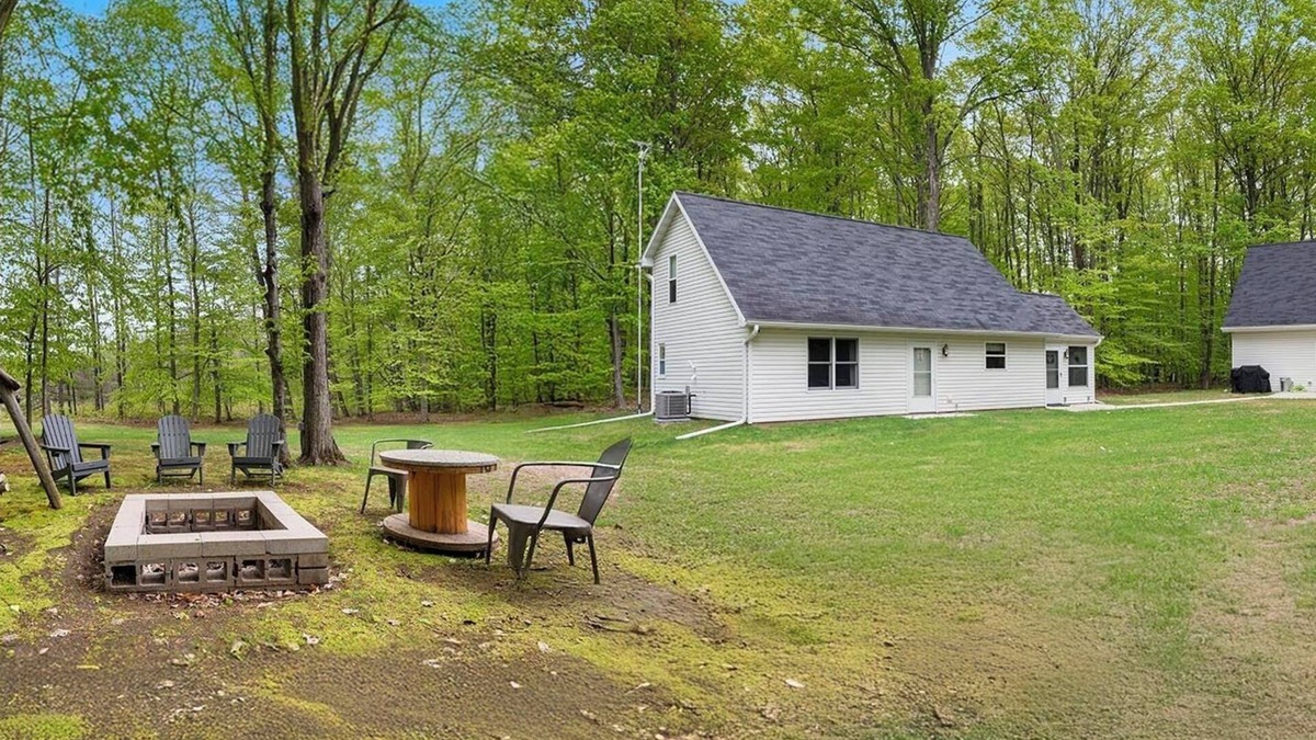Lakewood House | Stunning Family Cabin near Wheeler Lake! Close to beach, UTV/Snowmobile trails