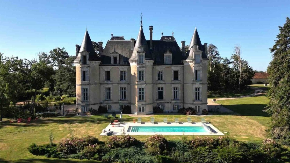 Le Chatelet Other | Stunning family castle located in Val de Loire - 3-hours drive from Paris.