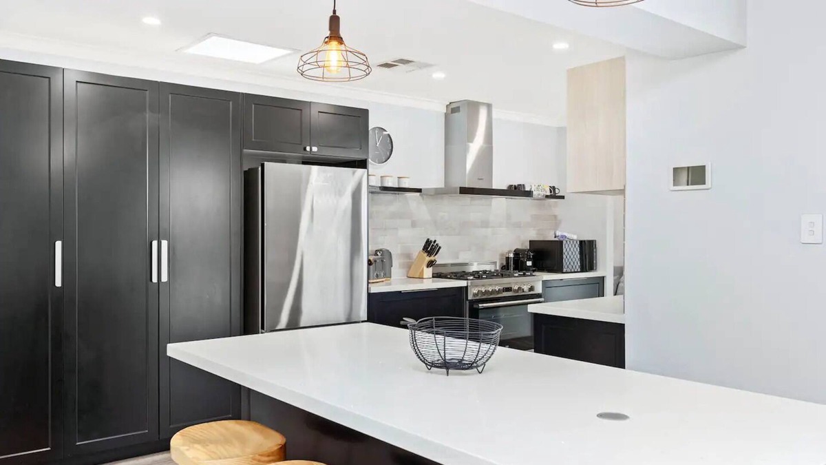 Wanneroo House | Stunning Family Entertainer with Pool!