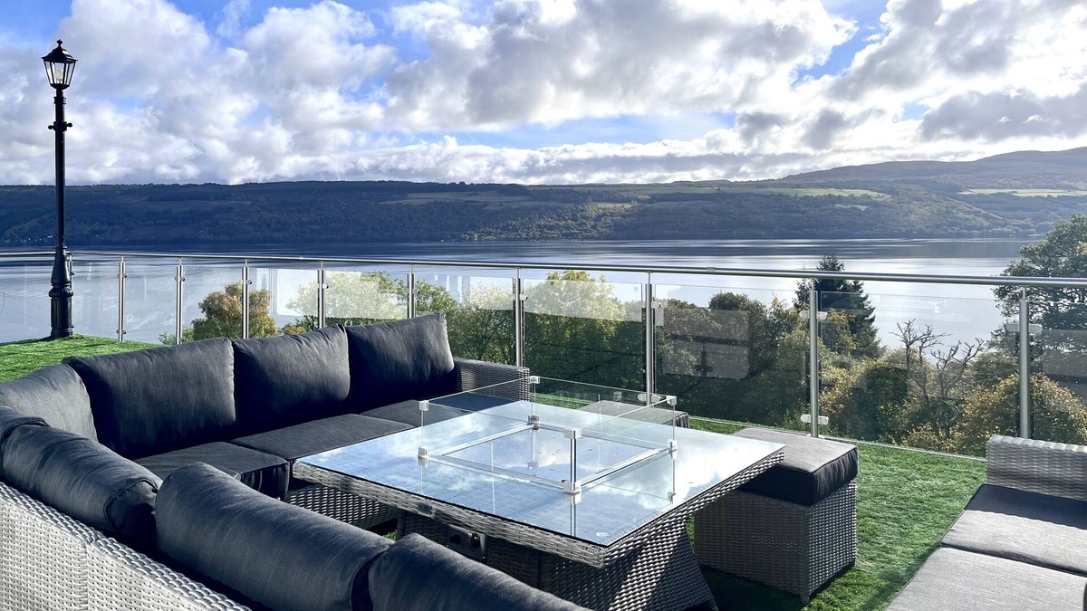 Scaniport Villa | Stunning Fern View House, with panoramic views over the iconic Loch Ness