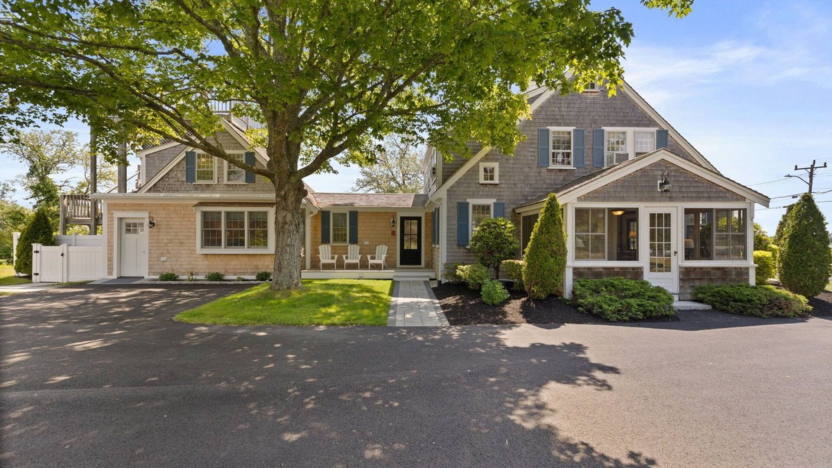 West Dennis House | Stunning Five bedroom Captain's Home sleeping 12!