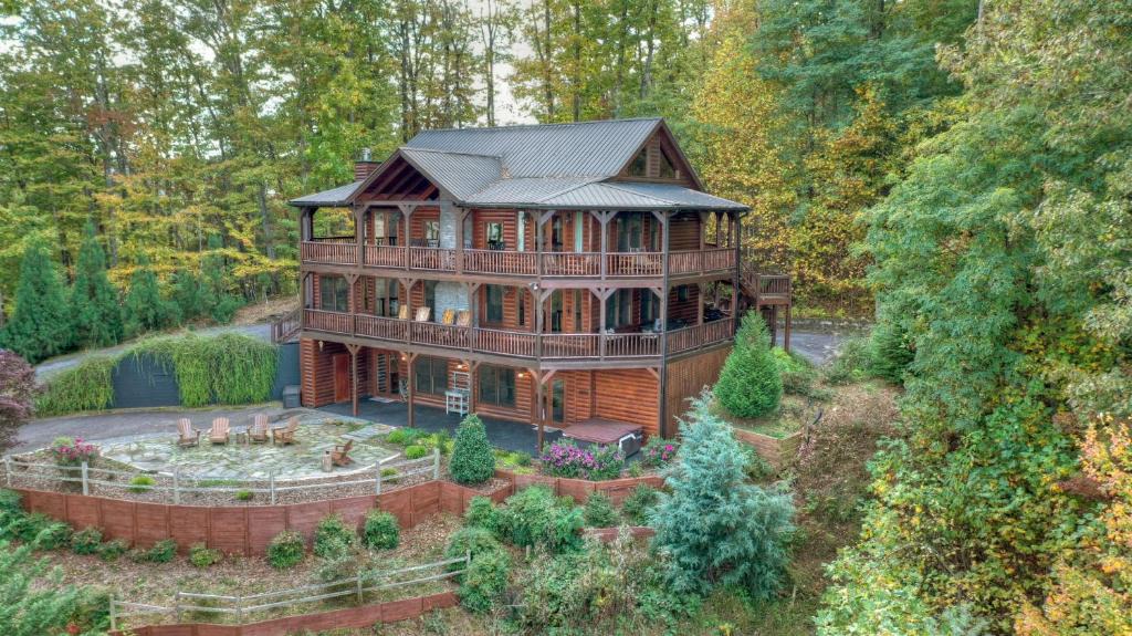 Raccoon Ridge House | Stunning Forested Views, Hot Tub And A Pool Table
