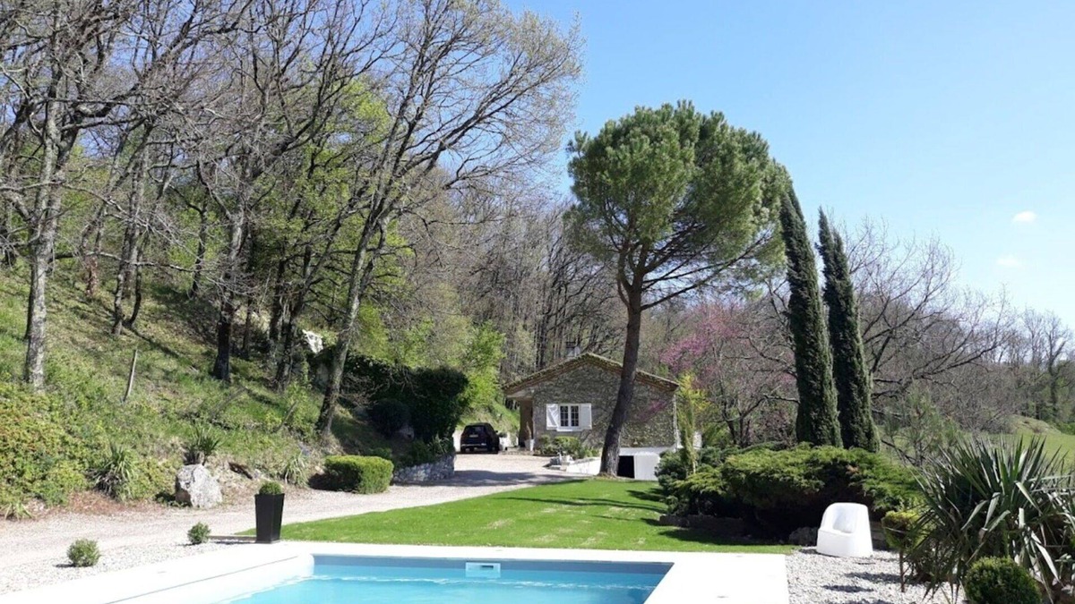 Saint-Caprais-de-Lerm House | Stunning private villa with WIFI, private pool, TV, terrace, pets allowed, panoramic view, parking