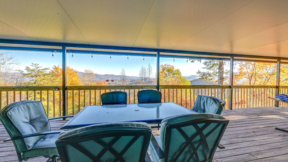 Franklin Cabin | Stunning Franklin Cabin w/Deck & Mountain Views