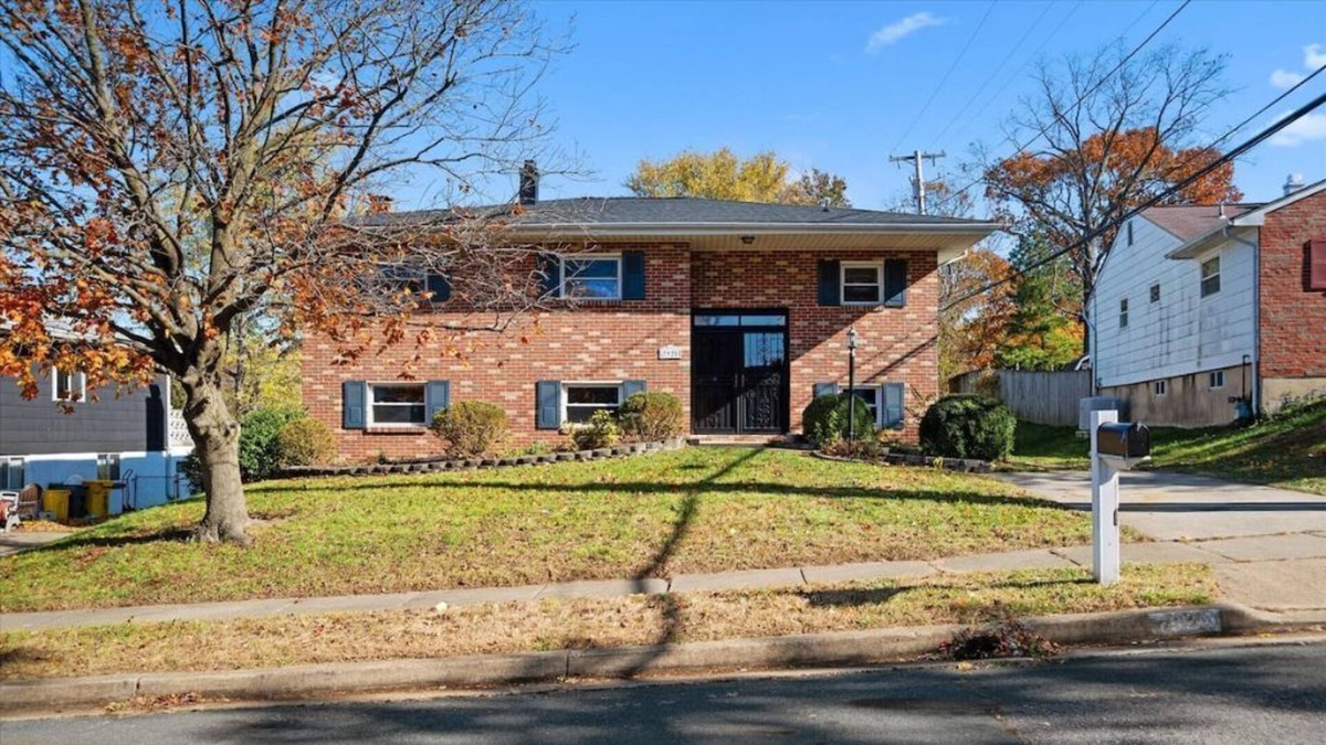 South Gate House | Stunning Furnished Modern Home