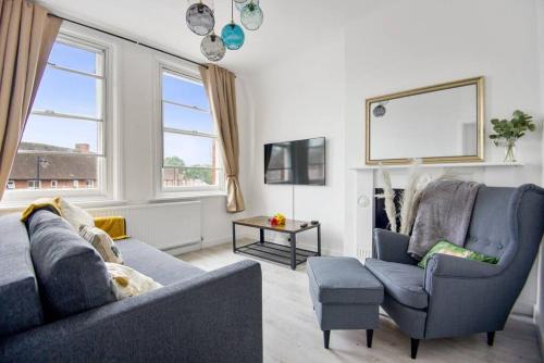 Twickenham Riverside Apartment | Stunning Gem of Twickenham