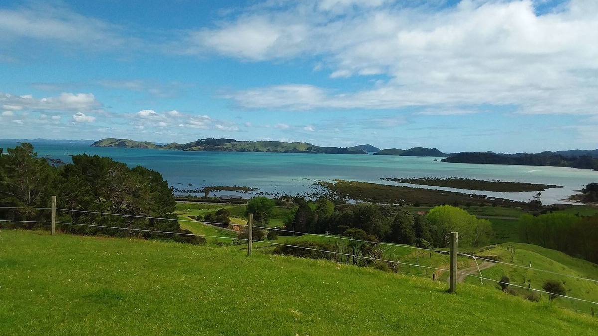Preece Point House | Stunning Getaway - Panoramic Views. Private/Spacious/4 Bedrooms/2 Bathrooms