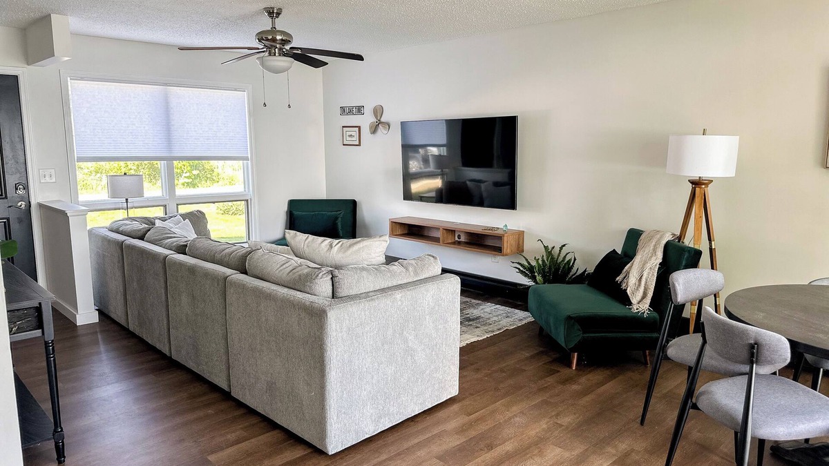 Jackson Apartment | Stunning Grass Lake Duplex - Sleeps 8