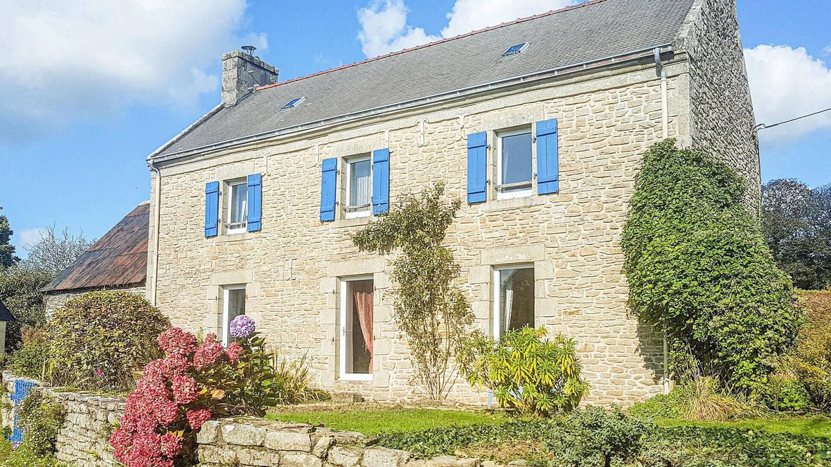 Plogastel-Saint-Germain House | Stunning home in Plogastel St Germain