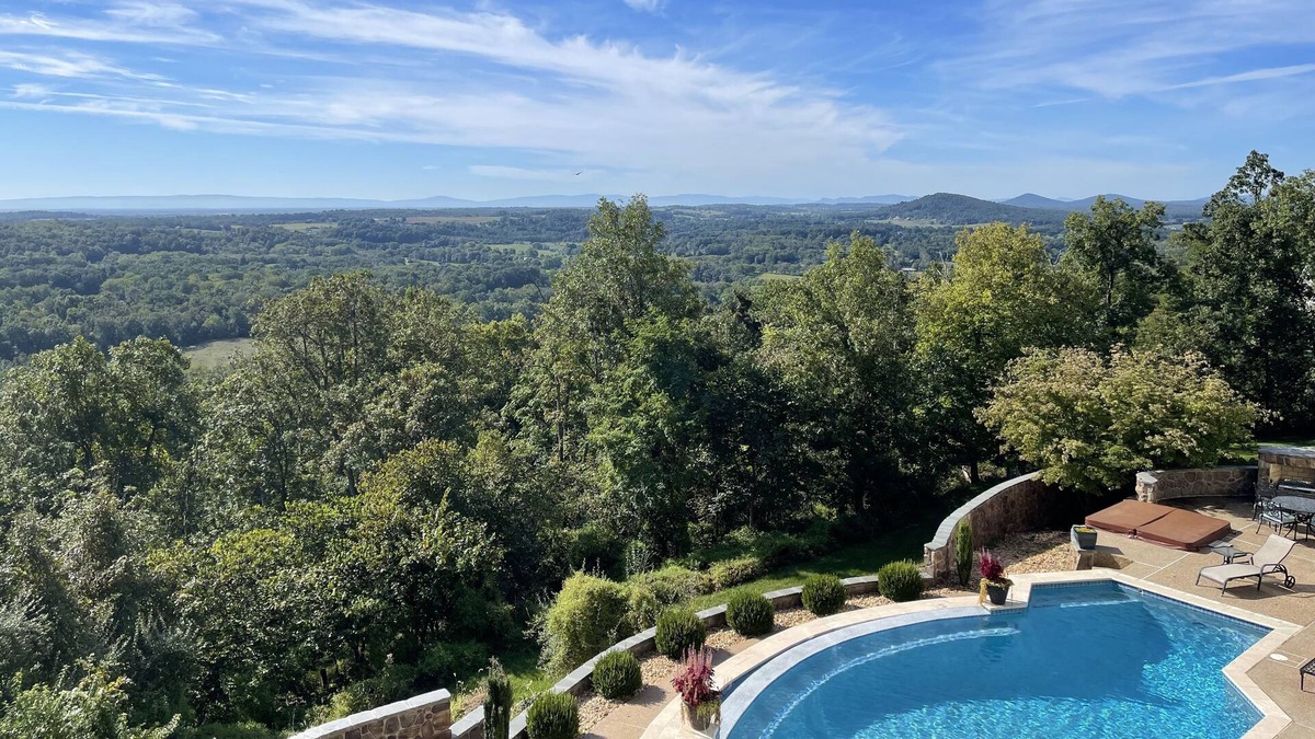 Ridgeway House | Stunning Hilltop Views w/ Saltwater Infinity Pool