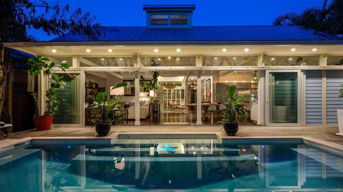 Old Town House | Stunning Historic Estate – 20% Off Summer Bookings, Heated Pool & Bikes Included