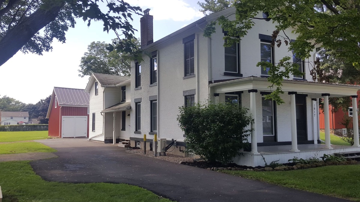 West Irondequoit House | Stunning historical 1830’s farm home fully remodeled